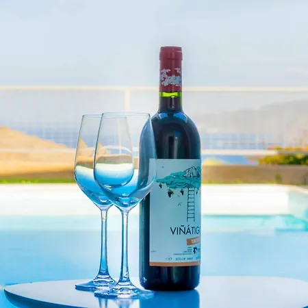 ヴィラ Luxury Lazaro Con Piscina Climatizada サンタ・ウルスラ