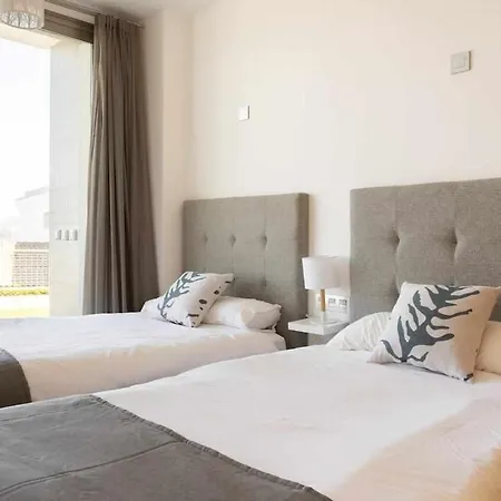 ヴィラ Luxury Lazaro Con Piscina Climatizada サンタ・ウルスラ