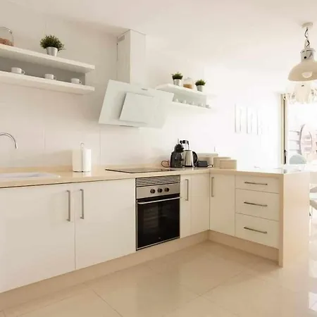 ヴィラ Luxury Lazaro Con Piscina Climatizada サンタ・ウルスラ